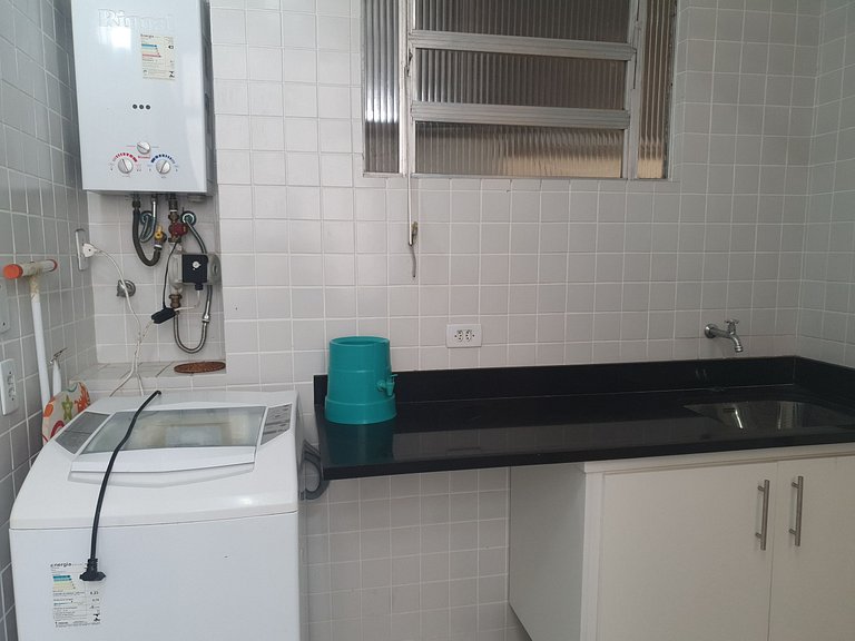 Apartamento 2 quartos com saída pra praia próximo de superme