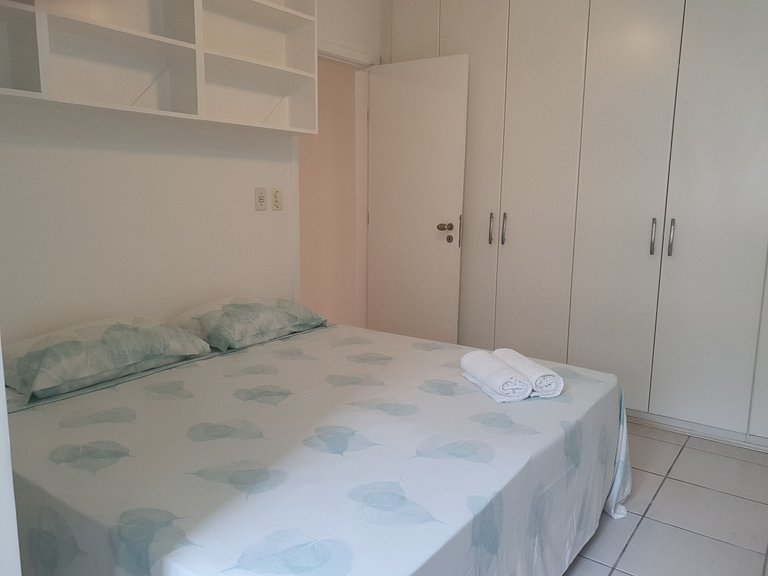 Apartamento 2 quartos com saída pra praia próximo de superme
