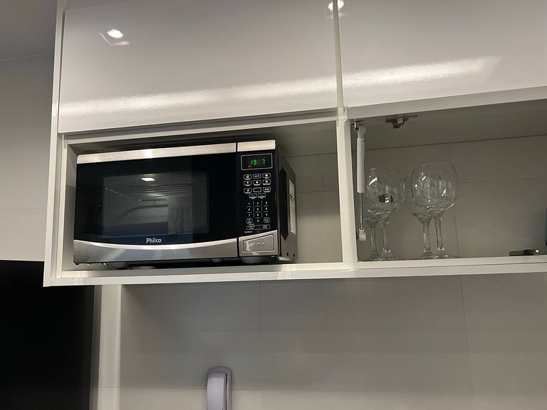 Copa novo, 2 qrts perto da praia, 2 garagens frente do metrô