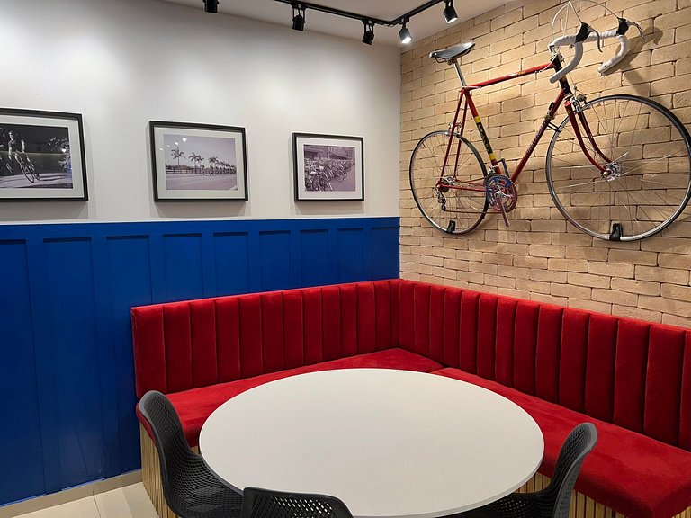 Copacabana Tonelero Near Subway Station