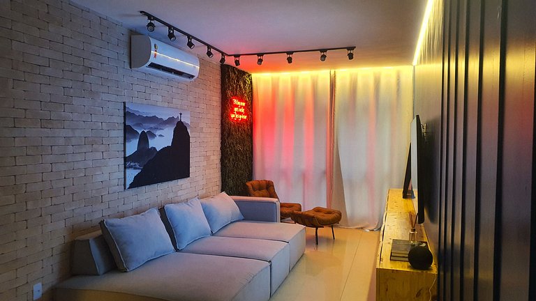 Copacabana Tonelero Near Subway Station