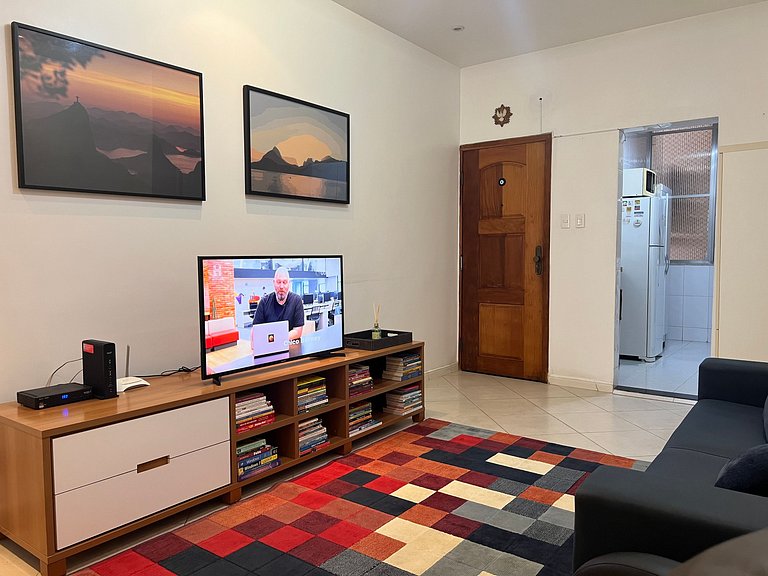 Apto Próximo a praia Leme 140