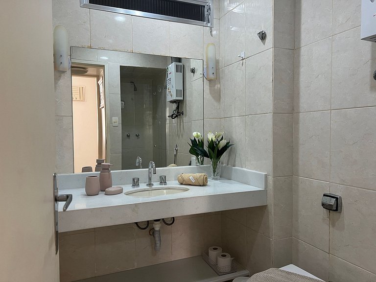 Apto Próximo a praia Leme 140