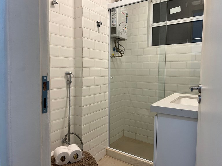 Studio moderno em Copacabana – conforto a 5 minutos da praia