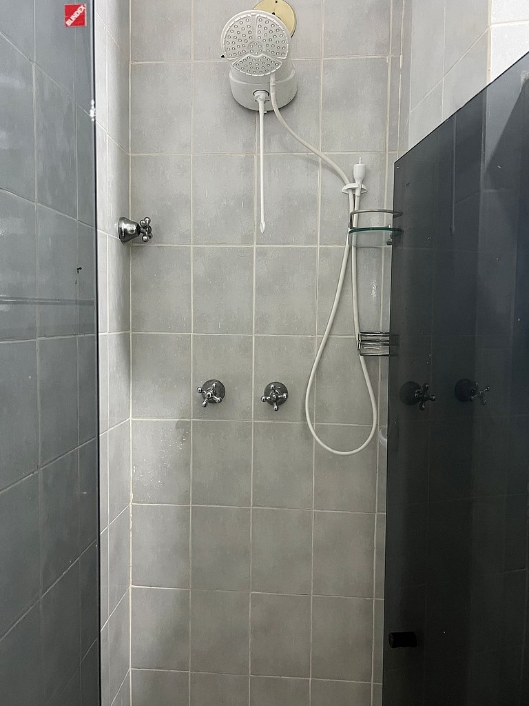 Amplo Studio Recem reformado a 5 min da praia