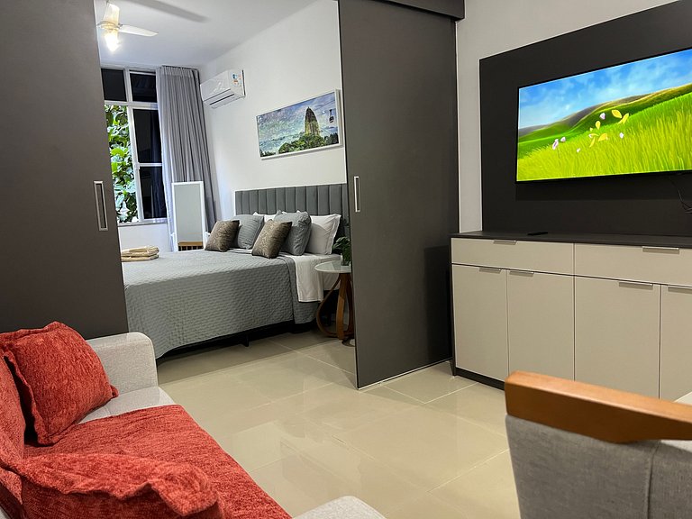 Amplo Studio Recem reformado a 5 min da praia