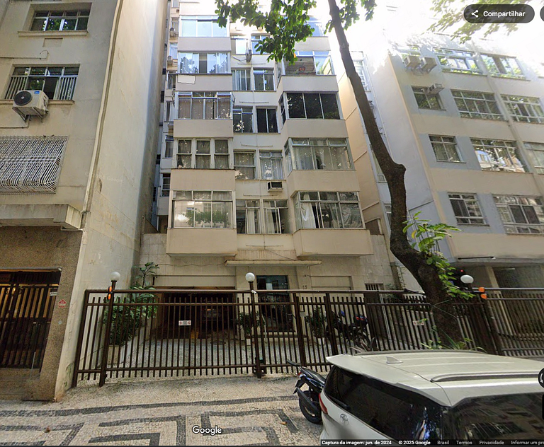 Apartamento 2 quartos com saída pra praia próximo de superme