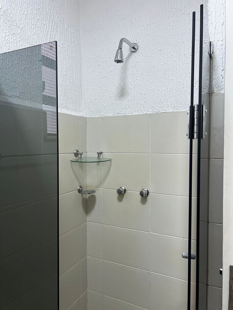Tranquilo apartamento em copacabana 2pax