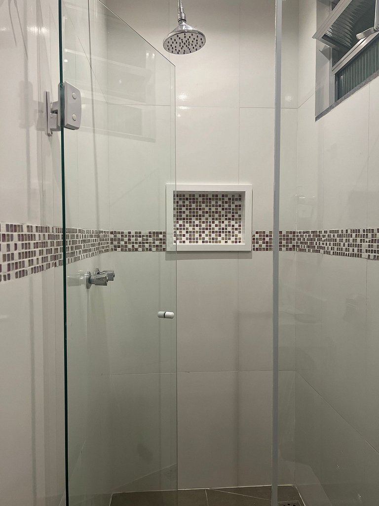 Charmoso Apto Reformado em Copacabana 165