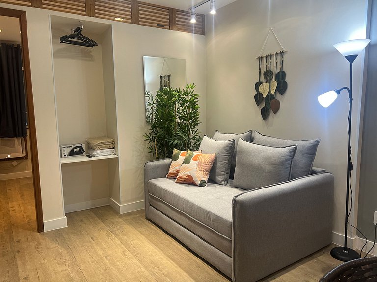 Charmoso Apto Reformado em Copacabana 165