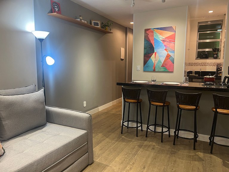 Charmoso Apto Reformado em Copacabana 165