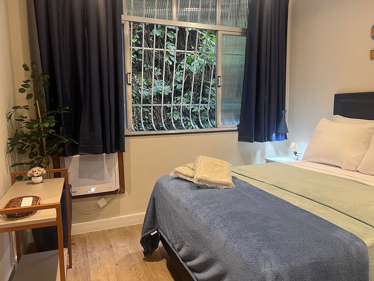 Charmoso Apto Reformado em Copacabana 165