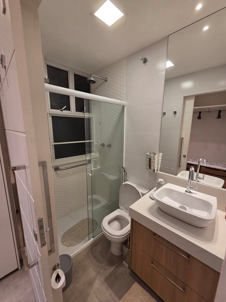 Apto 2 quartos no Leblon com suíte e conforto 184