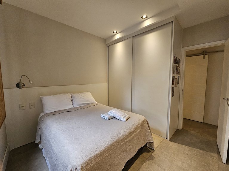 Apto 2 quartos no Leblon com suíte e conforto 184