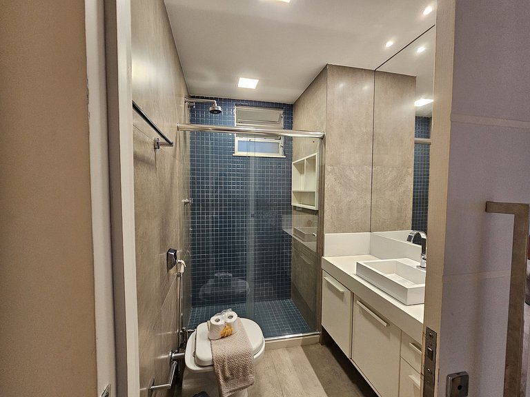 Apto 2 quartos no Leblon com suíte e conforto 184